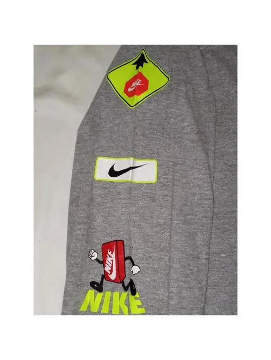 Nike Boys T-shirt Size XL 18 Long Sleeve Grey Winter Fall Clothes - Picture 3 of 7